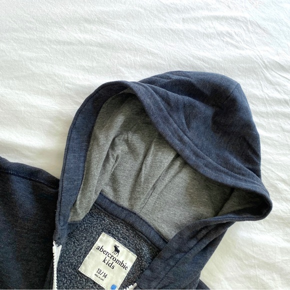 Abercrombie & Fitch kids charcoal sweatshirt, 13/14 - Picture 2 of 4